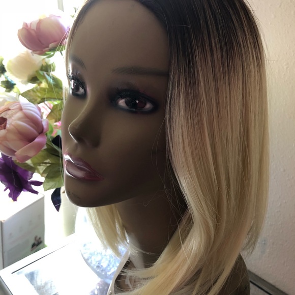 Heat resistant blonde w/ Dark brown roots Bob Wig - Picture 2 of 6